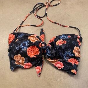 Skatie ‘Lyndi’ top in Tahiti